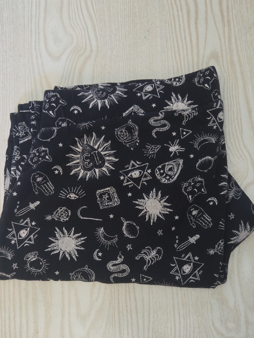 torrid Black Celestial Leggings with White Mystic Print